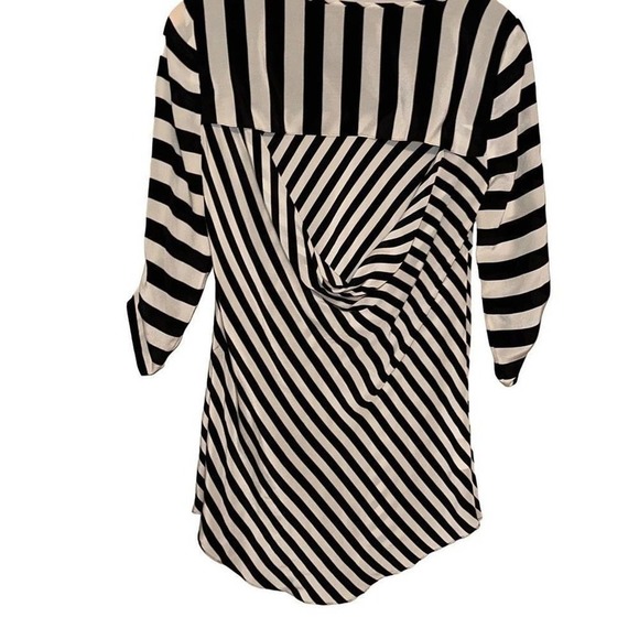 BCBG Maxazria Black and White Striped 100 % Silk Blouse - size medium - Picture 5 of 5
